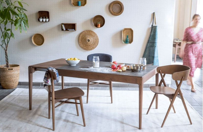 Table extensible en chêne naturel et céramique ardoise, allonges céramique, Albâtre - LA MAISON SAULAIE