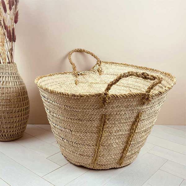 Panier naturel avec anses en palmier, sur mybohem.fr