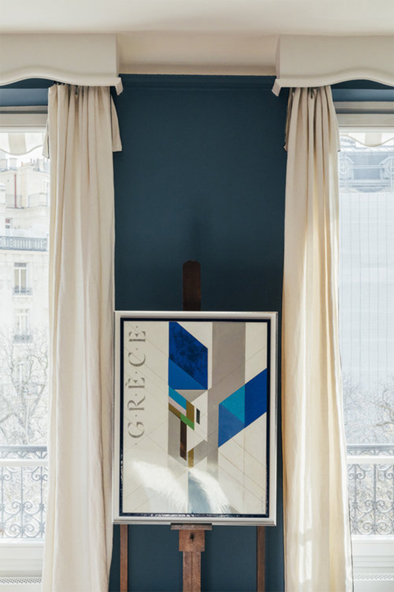 Une chambre dans un bleu sourd par l'architecte Marion Collard