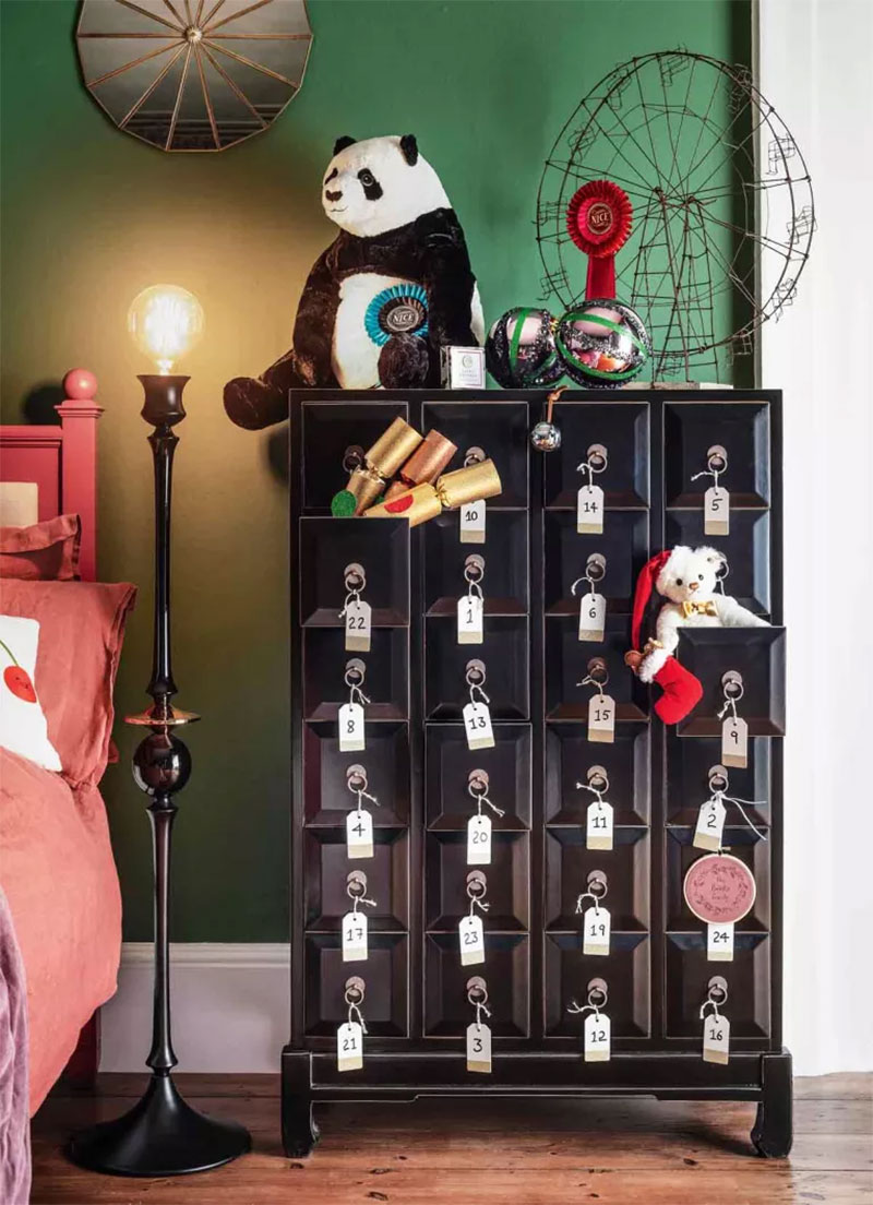 Christmas Decorating Trend Takes Inspiration From Mary Poppin