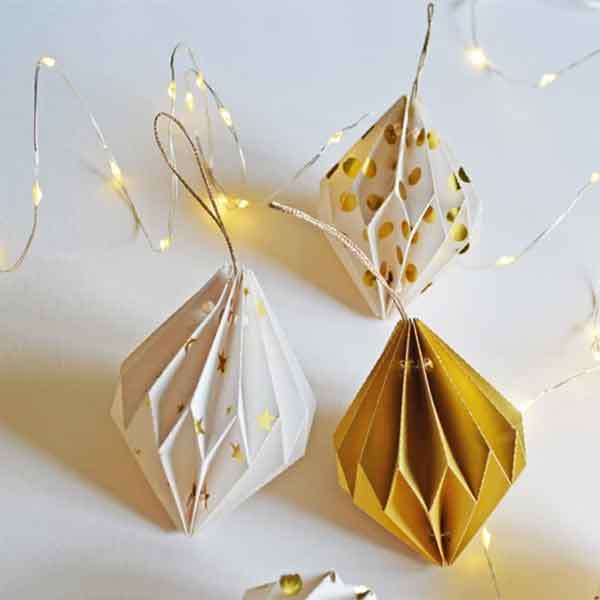 Décoration de Noël en papier sur la boutique Etsy - Amour du Papier