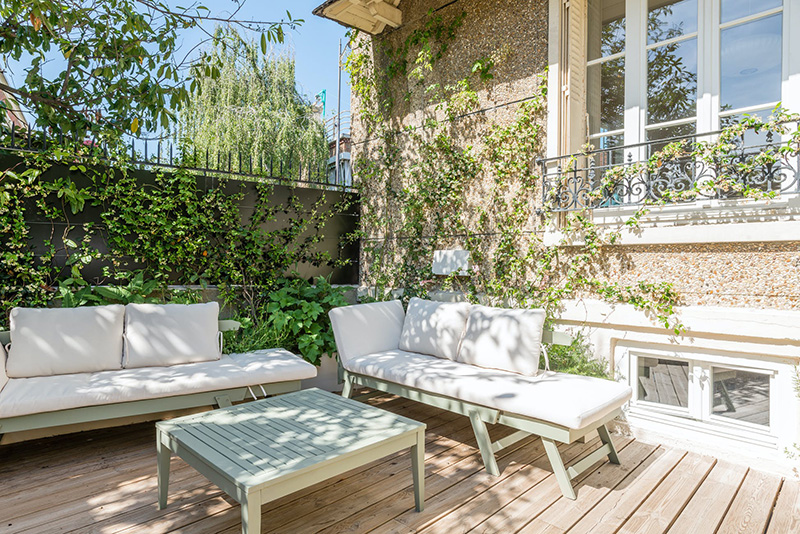 Un pavillon parisien avec son jardin terrasse typique