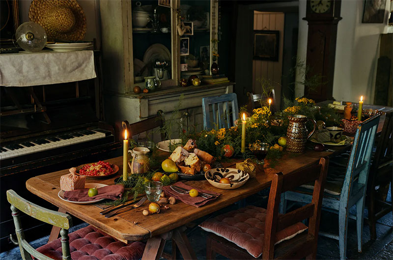 Catalogue de la marque anglaise Toast entre tradition de Noël rustique et accent bohème