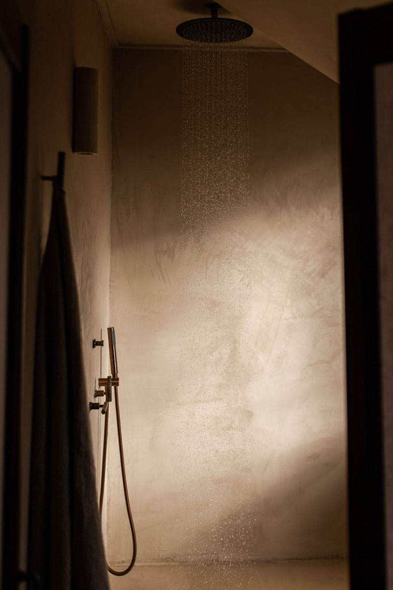 Salle de bains de style wabi sabi