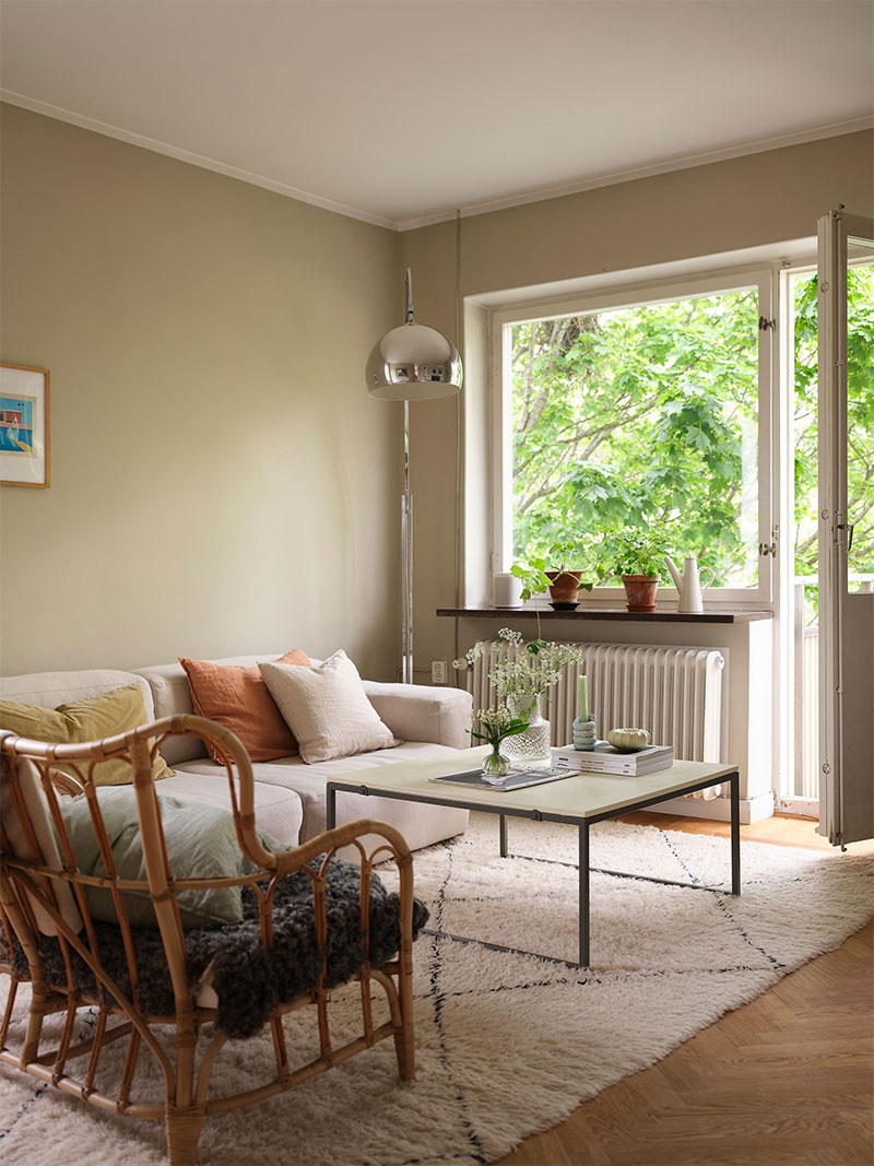 Un appartement scandinave minimaliste, mais chaleureux