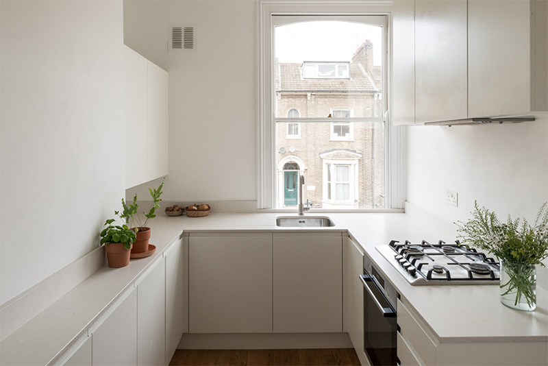 La possibilté d'une cuisine monochrome blanche pour un style minimaliste