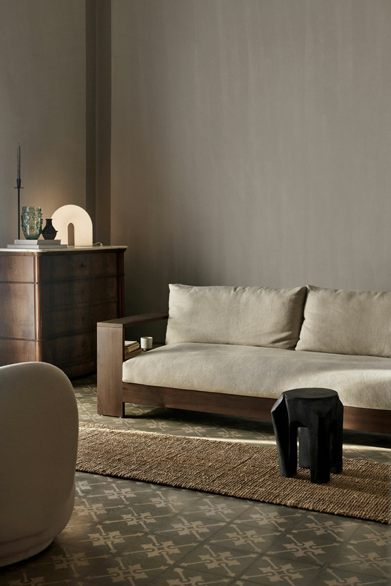 Collection Ferm Living SS2023 - Canapé Edre Sofa, en pin massif huilé, teinté et ses assises édredons en lin