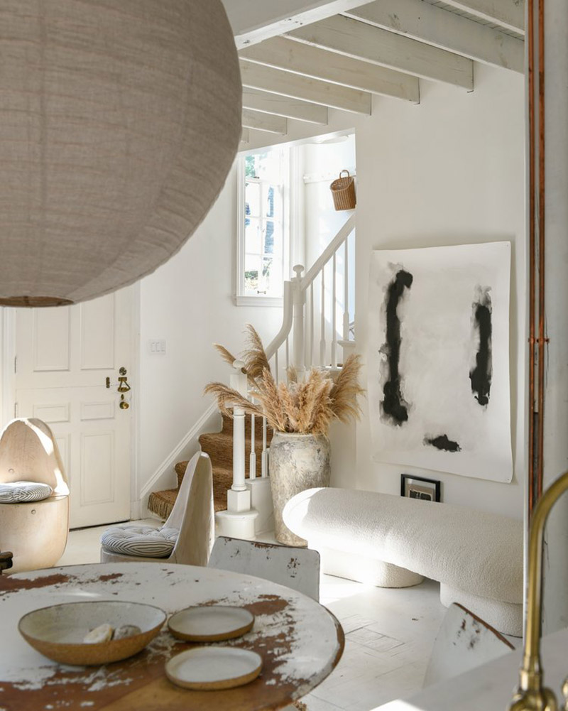 Le cabanon de la décoratrice Leanne Ford dans un style shabby blanc moderne