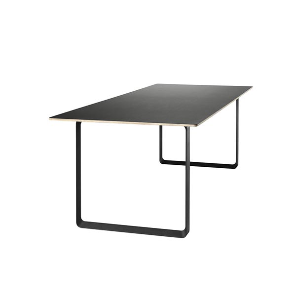 Table rectangulaire en contreplaqué noir - Design : Taf Architects pour Muuto
