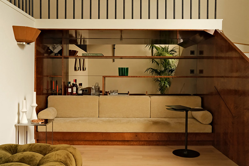 Une banquette d'inspiration années 30 - Un duplex rétro vintage par Hauvette & Madani