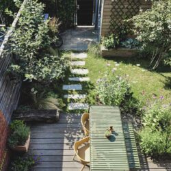 amenagement-micro-jardin_nastuinontwerp_levendige-stadstuin