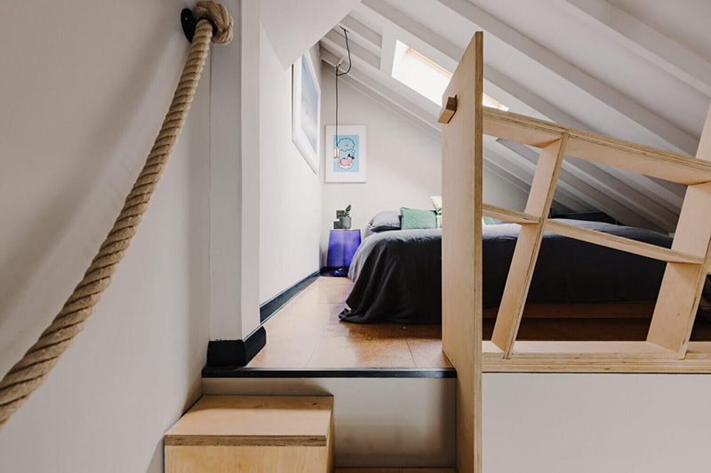 Une micro chambre dans les combles