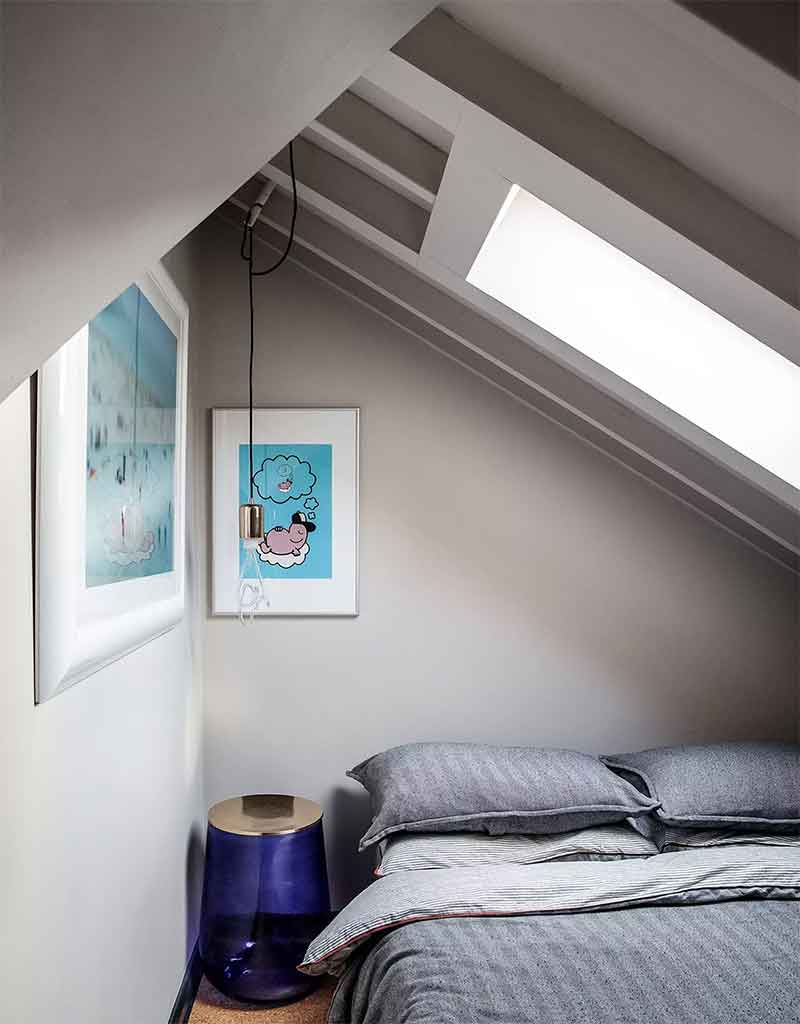 Une micro chambre dans les combles