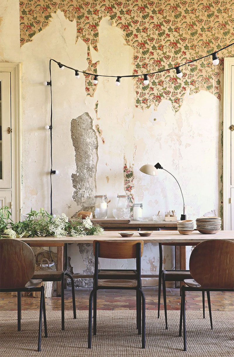 Le décor brocante shabby chic au château de Dirac