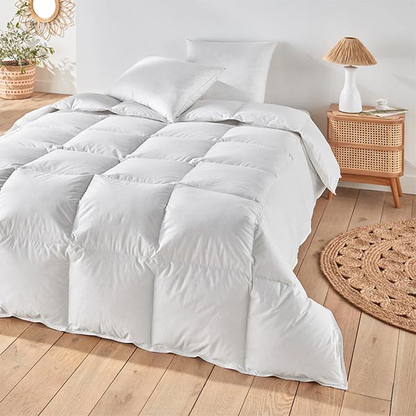 La Redoute Intérieurs - Couette légère 90% duvet upcyclé et coton bio