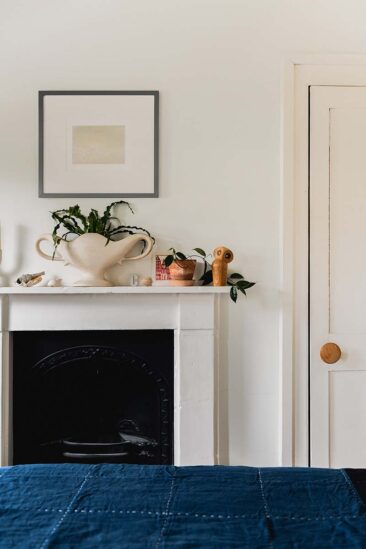 Une chambre de style scandinave milieu de siècle