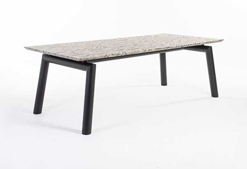 13 DESSERTS - Table rectangulaire en bois noir, Canebas - Design : Clément Rougelot