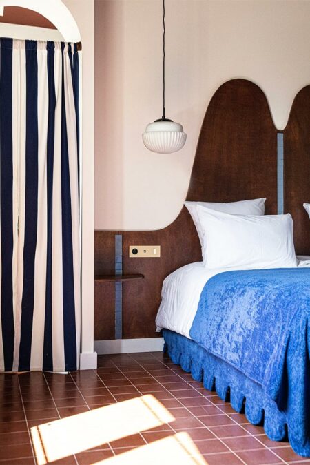 Hotel-La-Releve-Marseille_chambre-bleue_6
