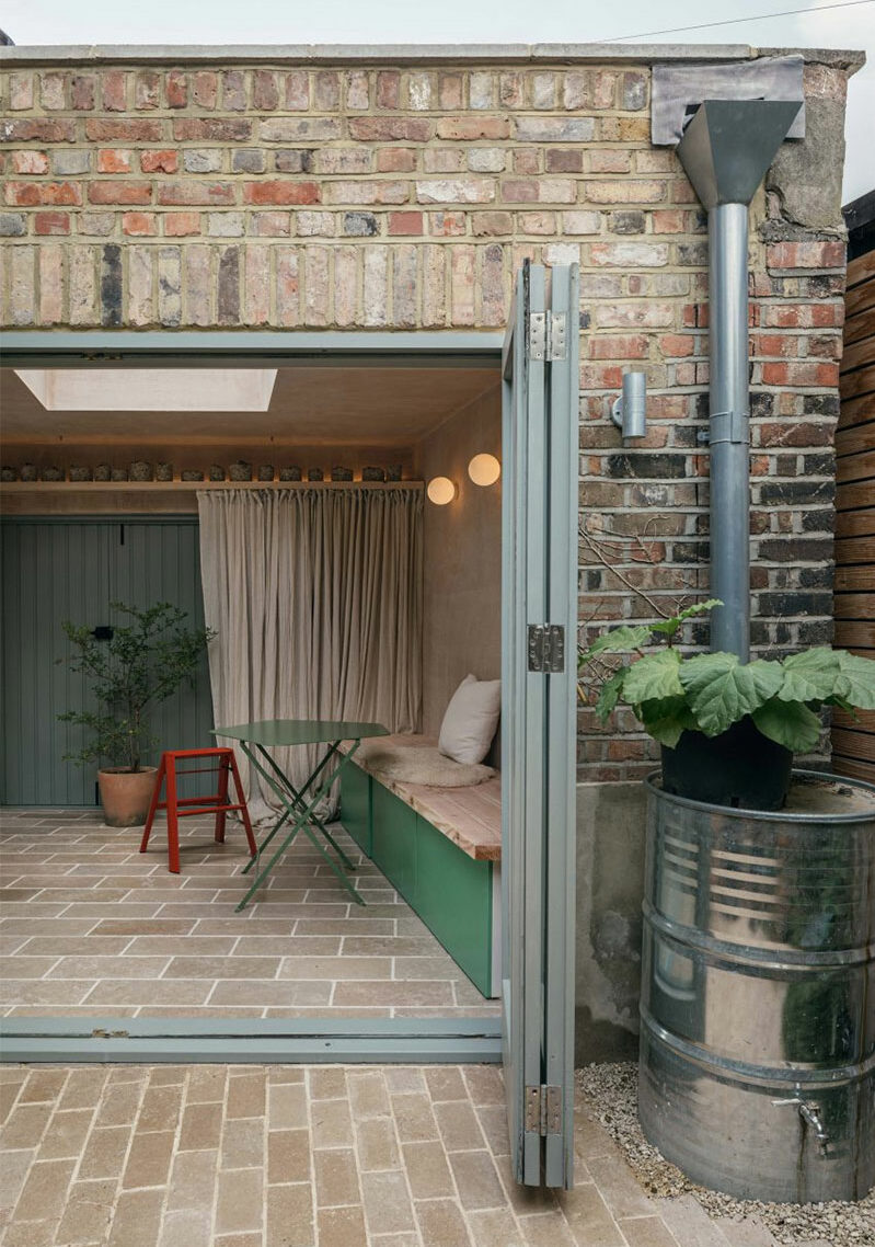 Conception Paul Weston - Transformation d'un garage désaffecté en bureau ouvert sur le jardin, à Londres