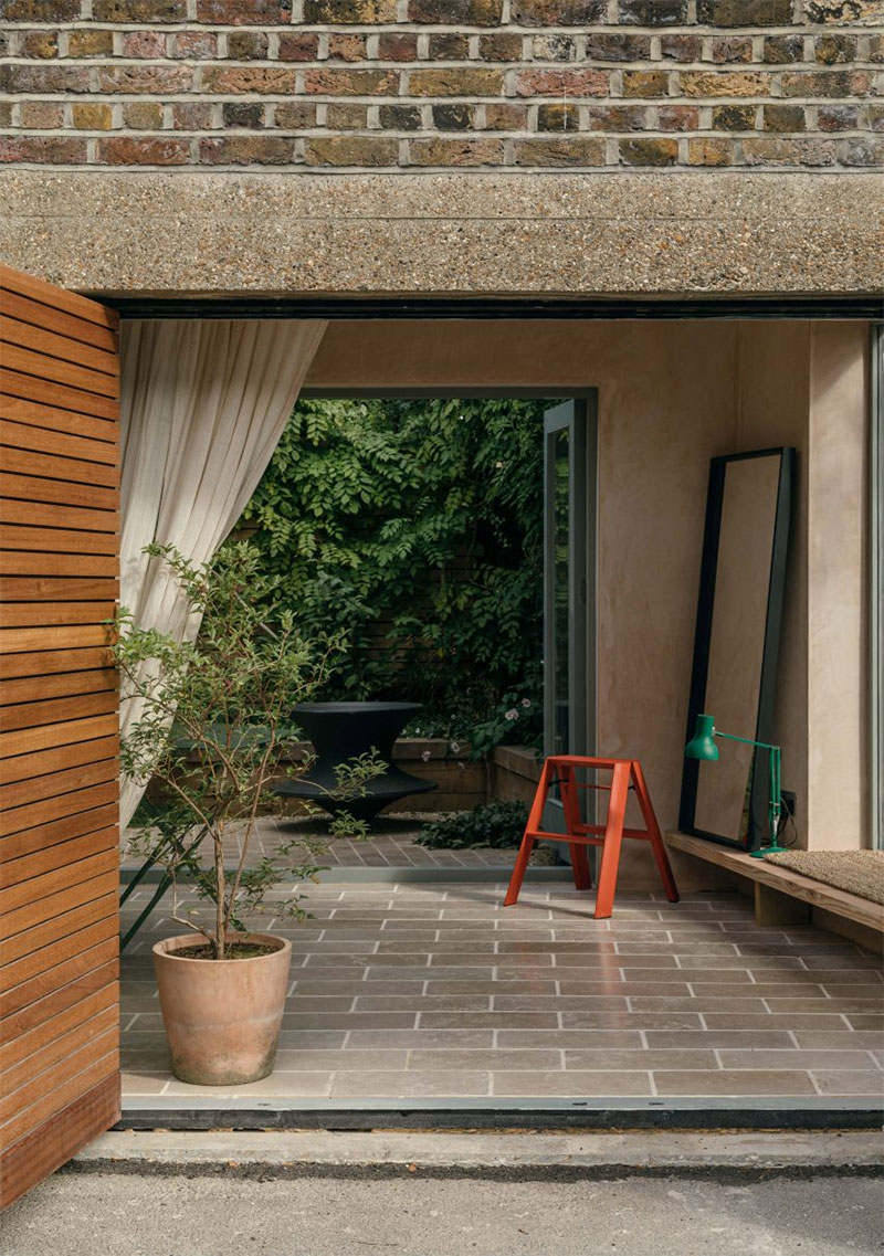Conception Paul Weston - Transformation d'un garage désaffecté en bureau ouvert sur le jardin, à Londres