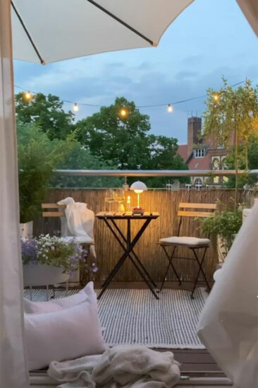 Un balcon en été