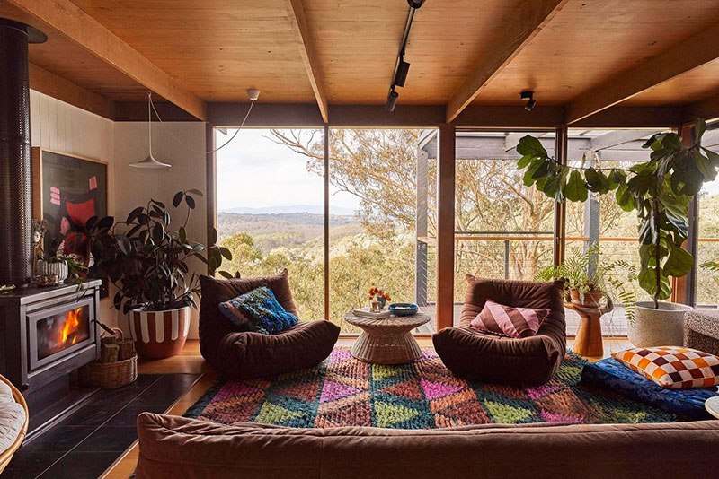 Une maison rétro chic colorée par les fondeteurs de Sage & Clare