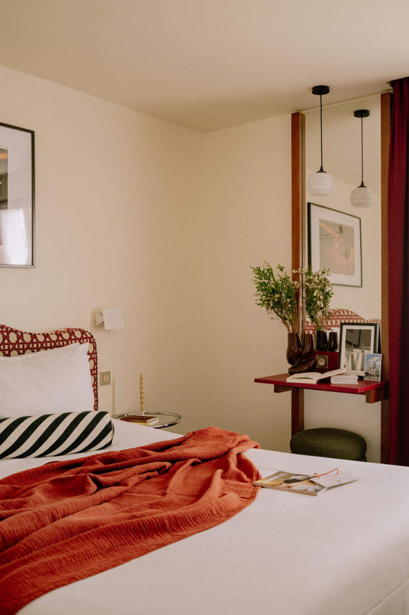 Une chambre de l'hôtel Dalila, mélange de touches vintage et moderne