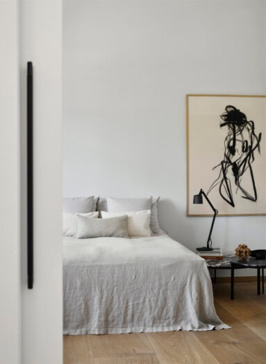Chambre contemporaine par la marque de design Vipp à Copenhague