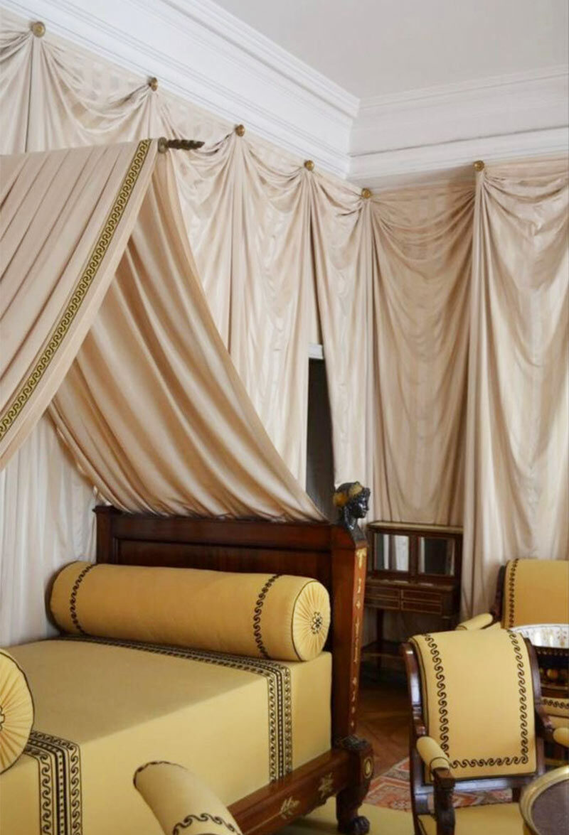 Château Malmaison - La chambre de Bonaparte, décorée avec des tentures murales Château Malmaison - La chambre de Bonaparte, décorée avec des tentures murales