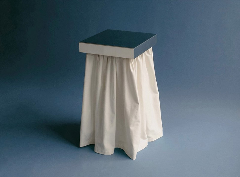 Georgia Merritt - Projet : Table d'appoint en métal avec jupon Georgia Merritt - Projet : Table d'appoint en métal avec jupon