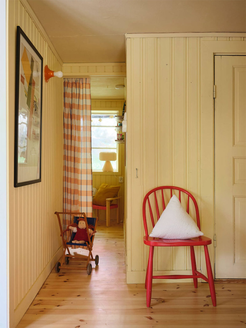 Vue vers la deuxième chambre sous les combles Vue vers la deuxième chambre sous les combles