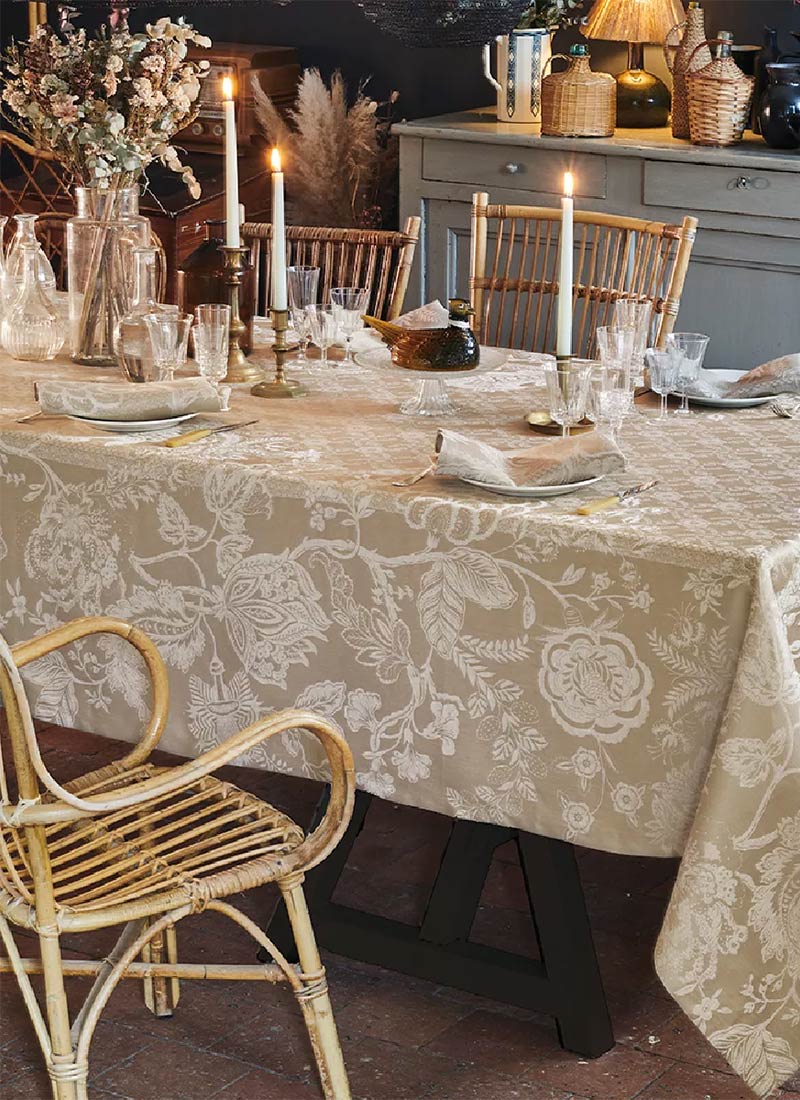 Garnier Thiebaut - Nappe jacquard en pur lin beige, Scarlett naturel Garnier Thiebaut - Nappe jacquard en pur lin beige, Scarlett naturel