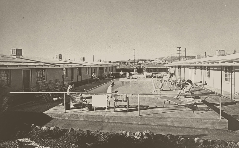 Hôtel Wren à Twentynine Palms : Photographie ancienne en noir et blanc du motel