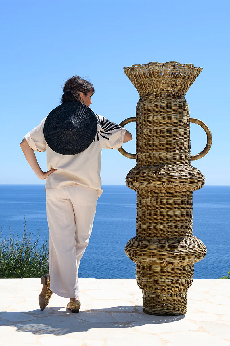 Margaux Keller - Collection Sirop d'orgeat, été 2025 - Les totems en osier, Lili & Marcel Margaux Keller - Collection Sirop d'orgeat, été 2025 - Les totems en osier, Lili & Marcel