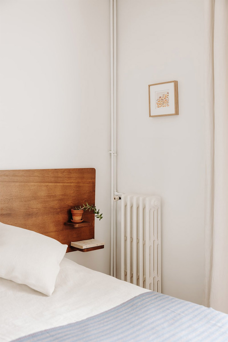 Petit chambre minimaliste dans un appartement à Pantin
