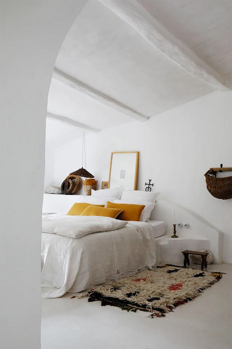 Chambre d'été dans le Lubéron, aux accents ethniques chics Chambre d'été dans le Lubéron, aux accents ethniques chics