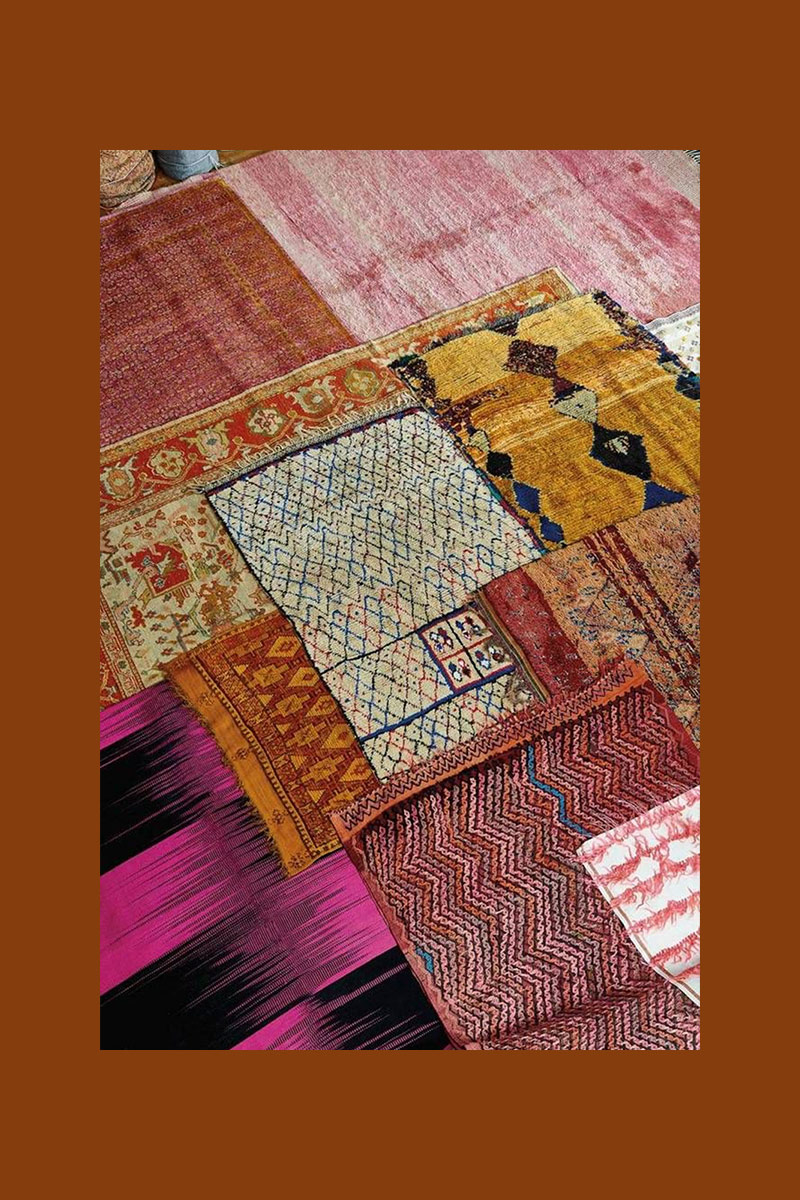 Accumulation de tapis au sol pour un maximum de confort