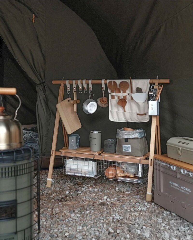 Etagère de campement japonais