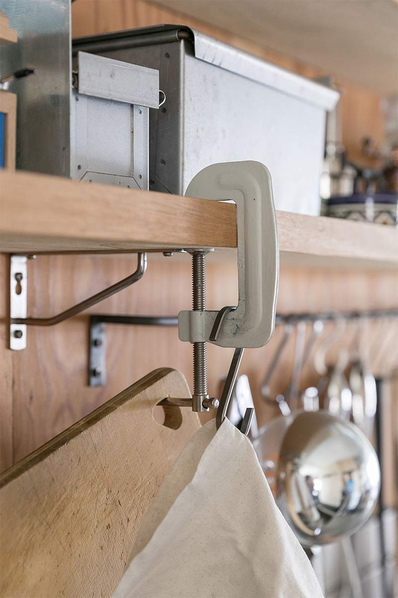Une installataion bricolée dans une cuisine