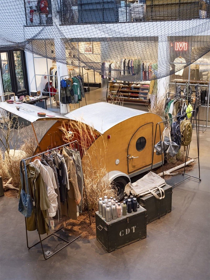 Installation Camping au concept-store Merci à Paris