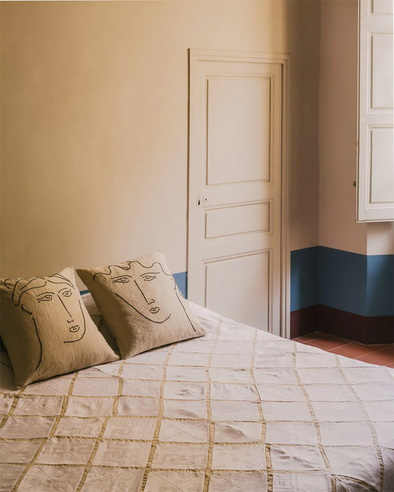 Œuvres Sensibles - Collection de pièces uniques : Jeté de Lit Grillage de "A Well-Dressed Apartment"