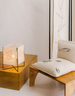 oeuvres-sensible_lampe-brodee-corail