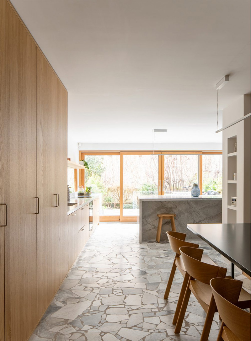 Duplex contemporain avec sol en opus incertum tricolore en quartzite
