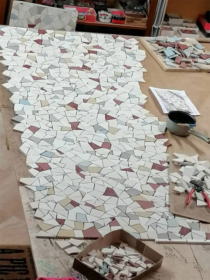 Isabelle Bacinello, mosaîste indépendante : Réalisation d'une mosaïque de carellage