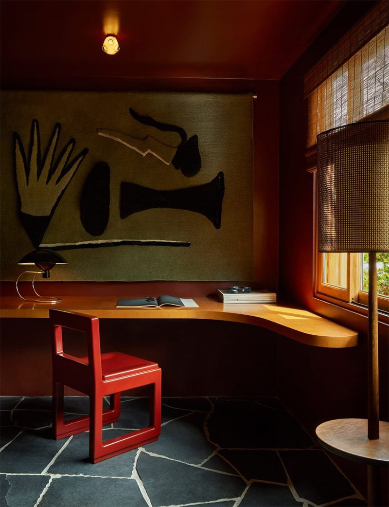 Un sol en dalles noires pour décor moderne d'époque