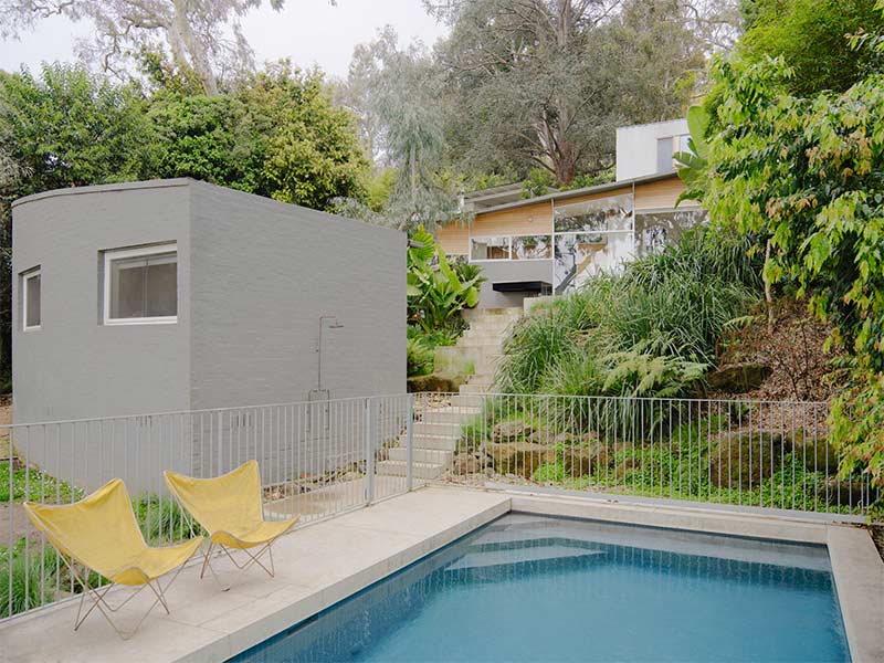 Maison des années 50 à Melbourne avec sa piscine et ses jardins étagés