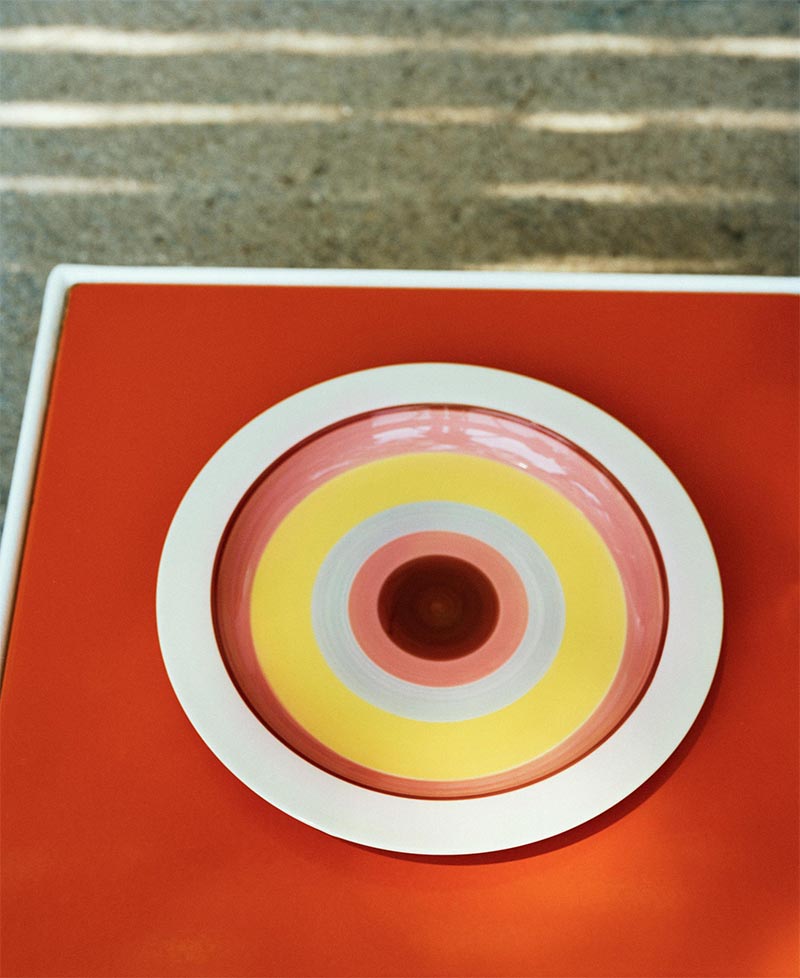 Zara Home & Collagerie été 2025 - ASSIETTE FONTAINE EN CÉRAMIQUE CERCLES Zara Home & Collagerie été 2025 - ASSIETTE FONTAINE EN CÉRAMIQUE CERCLES
