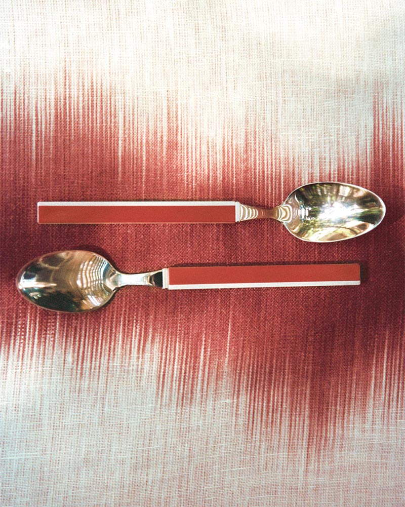 Zara Home & Collagerie été 2025 - ENSEMBLE DE COUVERTS 4 PIÈCES MANCHE RAYÉ Zara Home & Collagerie été 2025 - ENSEMBLE DE COUVERTS 4 PIÈCES MANCHE RAYÉ
