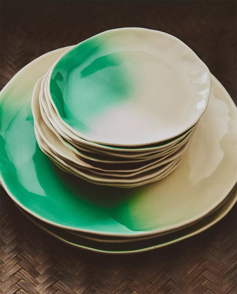 Zara Home & Collagerie été 2025 - VAISSELLE DÉGRADÉE en blanc cassé et vert Zara Home & Collagerie été 2025 - VAISSELLE DÉGRADÉE en blanc cassé et vert