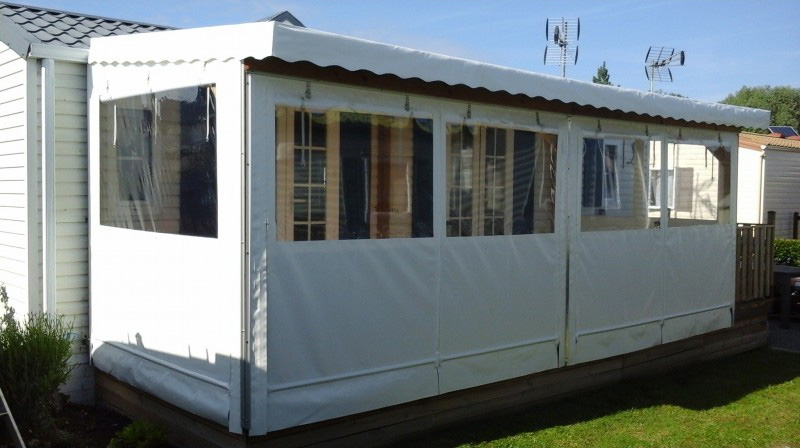 Bâche de terrasse sur mesure pour un mobile home